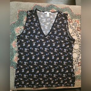 **NWOT** White House Black Market Floral V-Neck Sleeveless Top